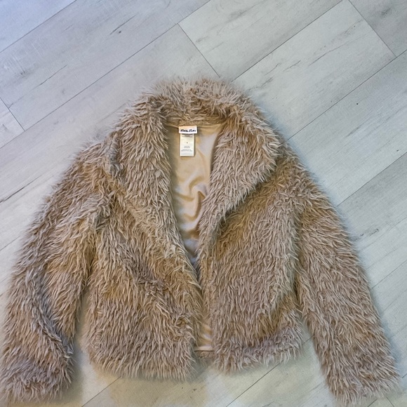 Little Lass Jackets & Blazers - Little Lass Faux Fur Jacket in Tan NWOT‎